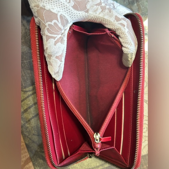 Chanel Shiny Matelasse Quilted Caviar Red Zip long Wallet - Picture 12 of 17